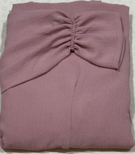 شرشف سحاب كتان سي واي الطول من الكتف 160 cm  العرض 90 cm  اللون  وردي غامق    السحاب مخفي