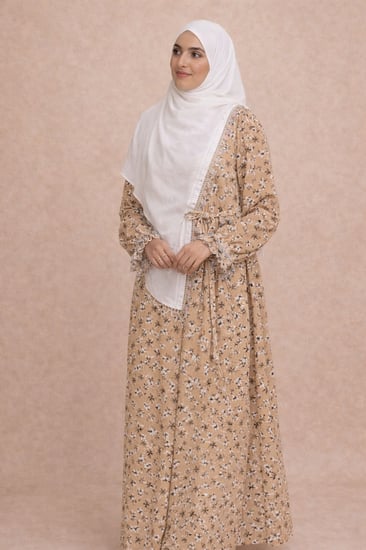 شرشف مرد لف بطرحه قطن متصل وشغل سناره باللؤلؤ الطول من الكتف 156 cm. اللون سماوي