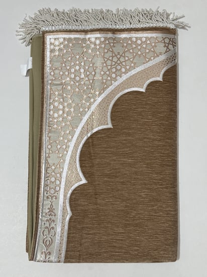 سجادة مبطنه 1 cm اللون بيج