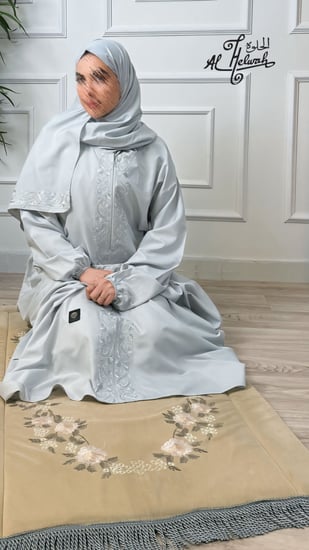 لبس صلاة فري سايز مطرز