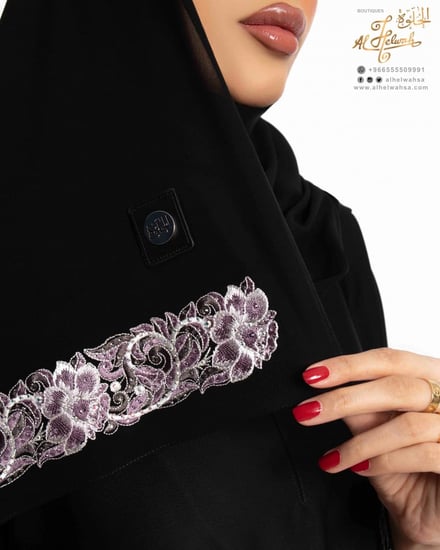 عباءة مطرزة كريب كم ياباني موديل مقفول