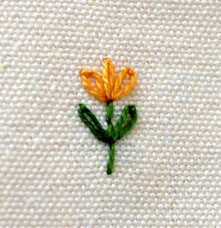 حقيبة قماشية مطرزة يدويًا – مناسبة للهدايا