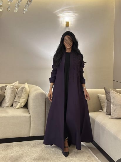 عباية بليزر كتان بنفسجي مع كلفة على الكتف القصة نص كلوش   رقمها
