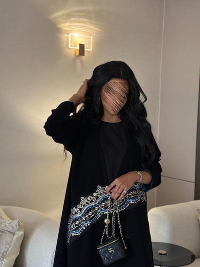 عباية كريب مع شك وتطريز وقيطان