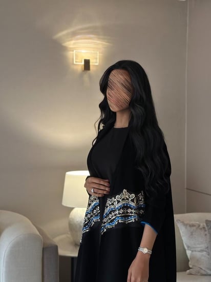 عباية كريب مع شك وتطريز وقيطان