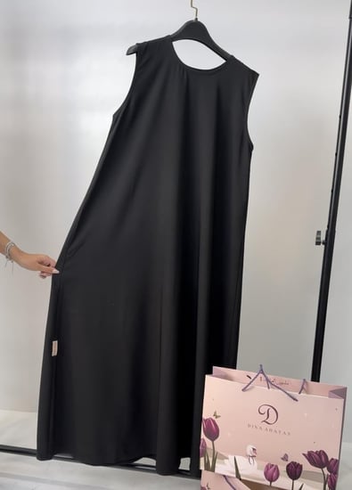 فستان داخلي أسود