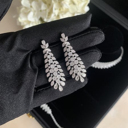 طقم فضي مميز