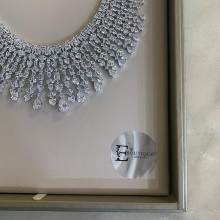 طقم فاخر تصميم الماس ( كبير )