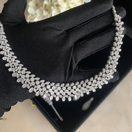 طقم فضي مميز