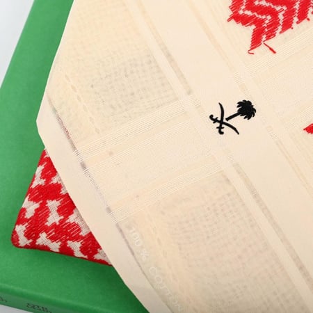 شماغ خاص بيج شتوي- أناقة الكشمير ودفء الإطلالة الفاخرة