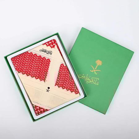 شماغ خاص بيج شتوي- أناقة الكشمير ودفء الإطلالة الفاخرة