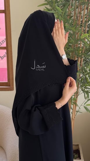 طرحة سوداء طويلة بتطريز اسود