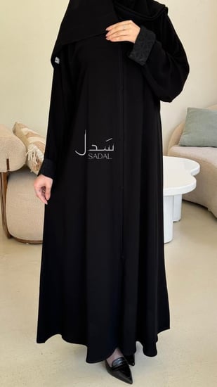 عبايه تطريز يدوي سوداء