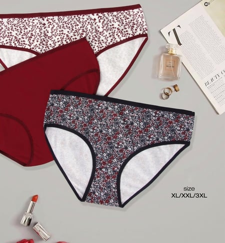 ملابس داخليه نسائيه