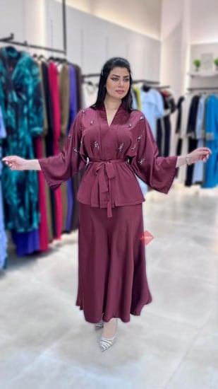 طقم تنورة وبلوزة