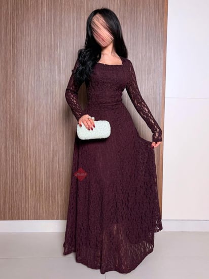 فستان ناعم من الدانتيل الراقي