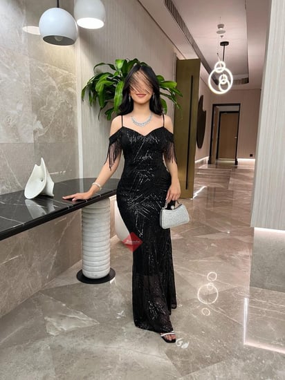 فستان سهرة ماسك استرتش ترتر مزين بالخرز عالكتف