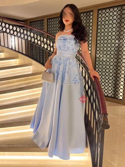 فستان سهرة طويل ستايل تب مزين بالورود  بكلوش
