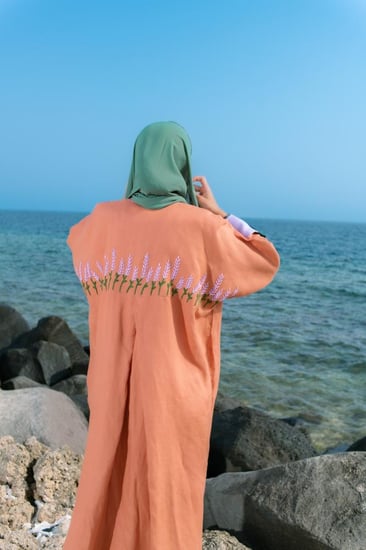 عبايه ورده الخزامى