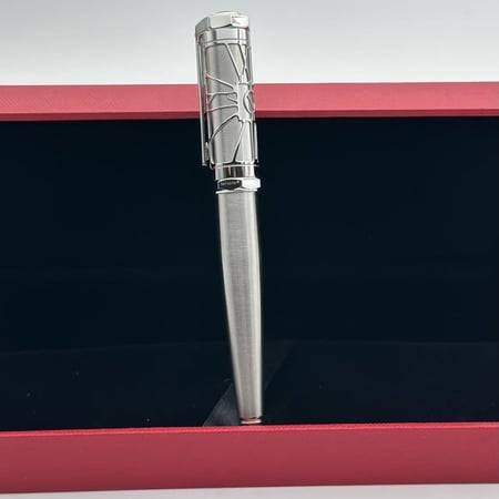 قلم كارتير فضي