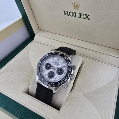 ساعه رولكس دايتونا كرونوغراف ربل اسود مع فضي - خيال