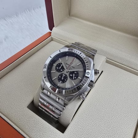 ساعة بريتلينغ ستيل رجالي فضي مع رمادي - خيال