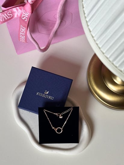 عقد Symbolic سواروفسكي