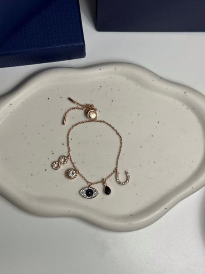 سوارة Symbolica