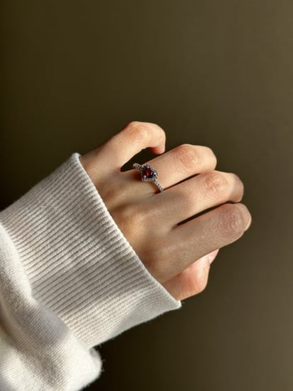 خاتم باندورا أحمر  فضي