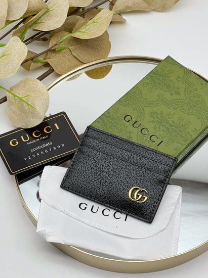 محفظه قوتشي Gucci مع ملحقاته