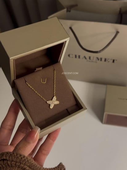 قلادة نسائية جو دو ليان شوميه بتصميم أنيق بلون فضي