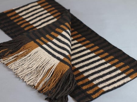 شال رجالي مقلم من اشبيل