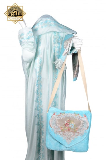 طقم صلاة عرايسي تركي فاخر مع مصحف صغير هدية وشنطة شانيل أنيقة