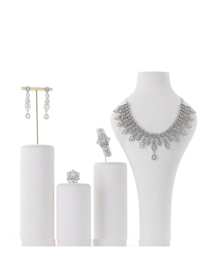 طقم ماسي فضي طويل مرصع بأحجار الزركون