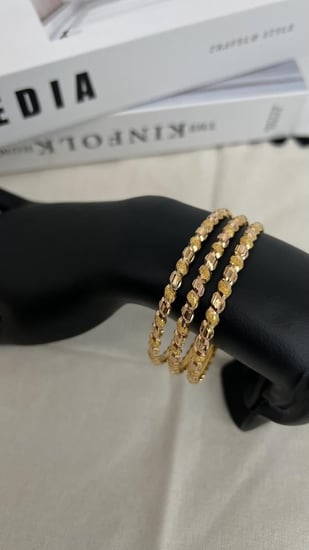 افضل غوايش ذهب عيار 21 بوزن 4,7 جرام - بتصميم فريد