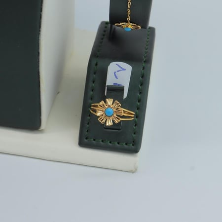 طقم ذهب ناعم عيار 21 بتصميم رموش فيروزي وزن 8.1 جرام