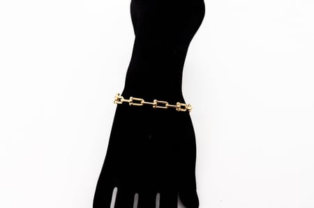 سوارة مونيكا ذهب فاخرة عيار 18 المميز والانيق وزن 10,1 جرام