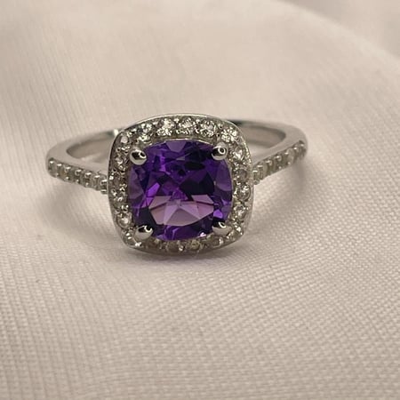 خاتم فضة من حجر الجمشت (الاماثيست) الطبيعي