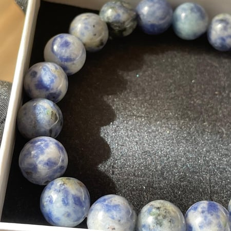 اسوارة من حجر السودالايت الطبيعي