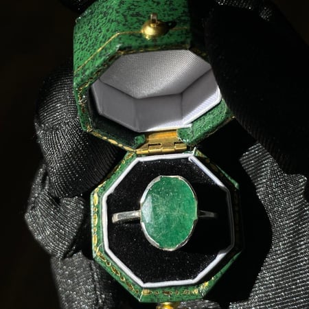 خاتم من حجر الزمرد الطبيعي فضة (925)