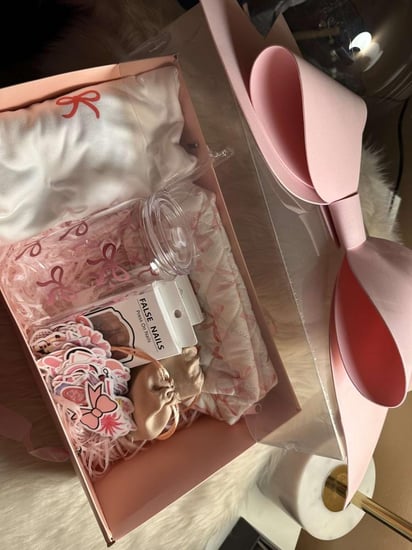 بوكس هدايا - PINK