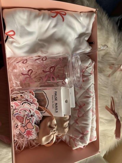 بوكس هدايا - PINK