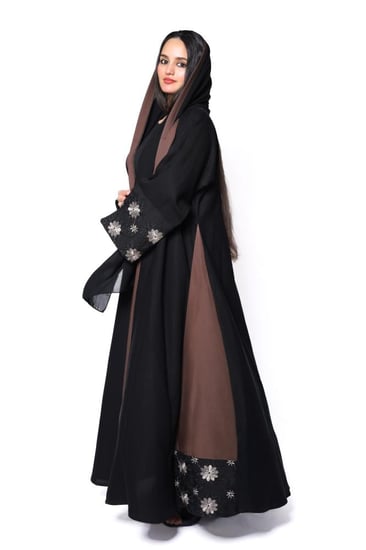 السندس - عباية نص كلوش بتطريز يدوي