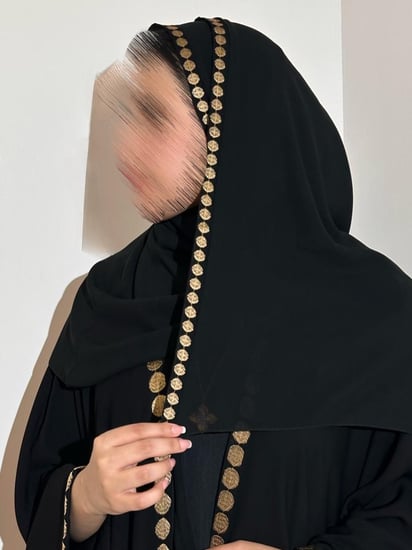 عباية هياء عباية بشت نسائي كريب ملكي بتطريز ذهبي فاخر