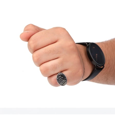 خاتم فضه ملكي رصاصي مقلم باسود عيار 925 أسترليني