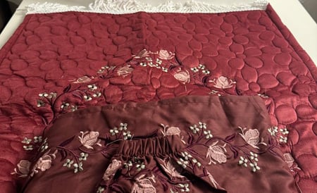 طقم شرشف مع سجاده مع كيس بعباره