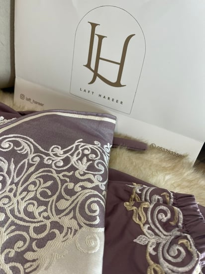 شرشف صلاة ناعم بارد  (مرد-لف) شرشف صلاة متصل بطرحه مطرزة خامة الشرشف:قطن مع سجادة مطرزه مبطنه بقماش ممتاز