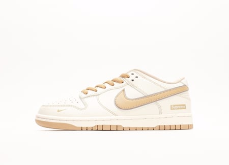Nike x Supreme SB Dunk Low