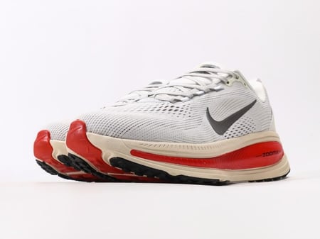 Nike Vomero 18