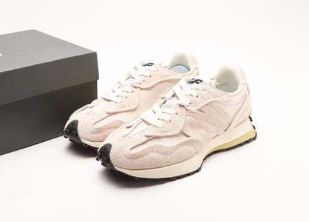 New Balance 327 All Pink